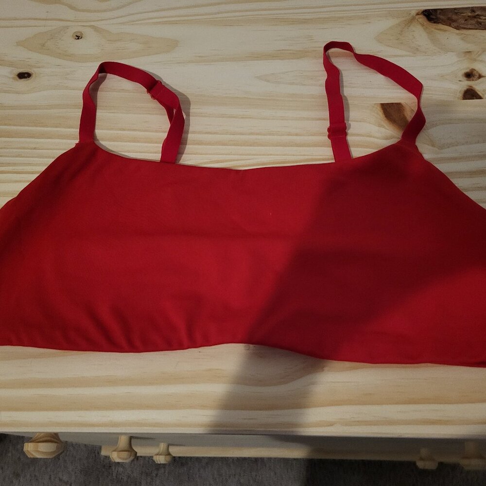 Victoria’s Secret bralette bright red